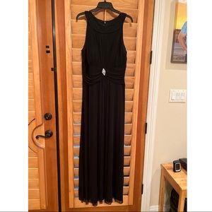 Black Formal Dress with Crystal Embellishment sz16